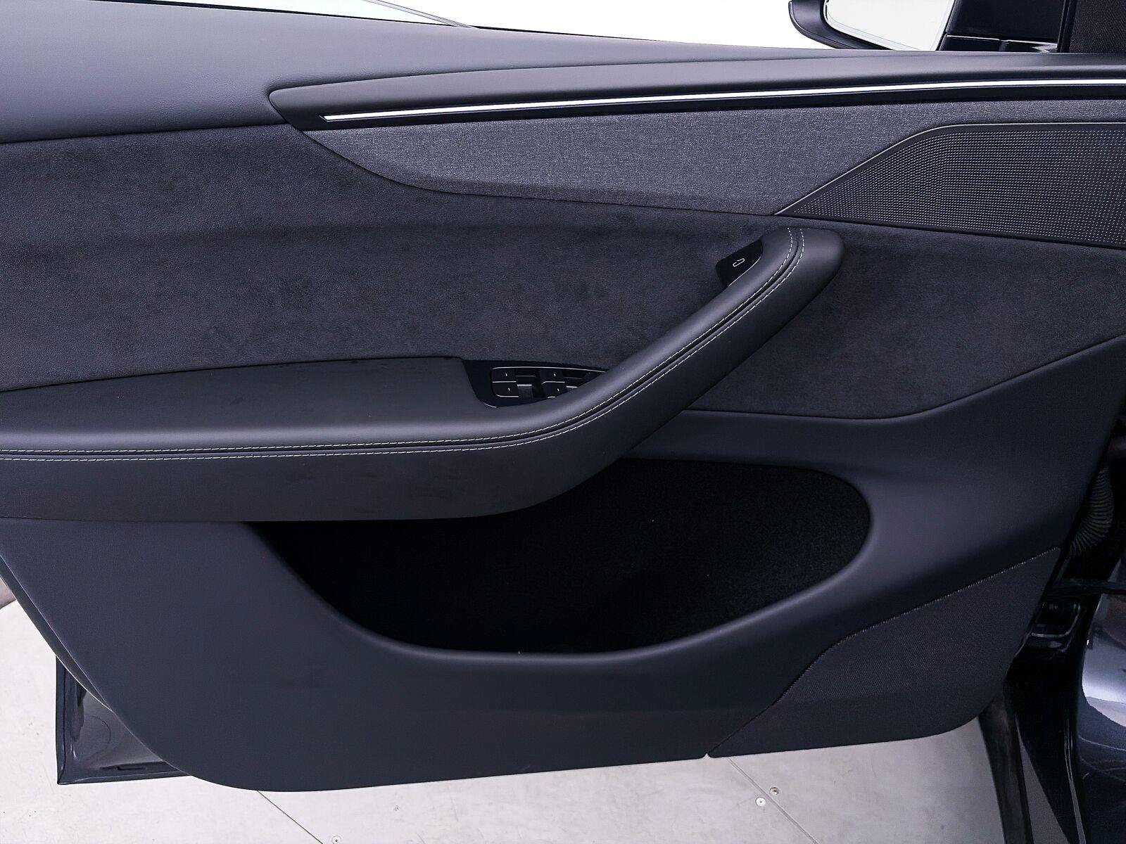Used 2026 Tesla Model Y 2WD image 16