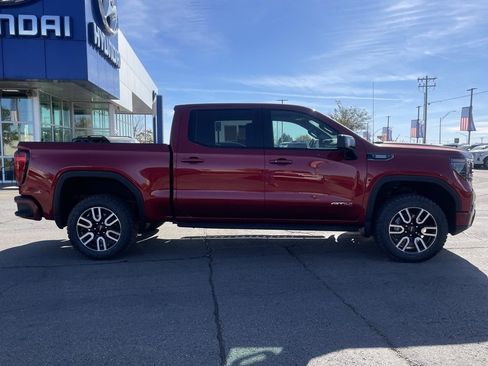 Used 2023 GMC Sierra 1500 AT4 w/ AT4 Preferred Package image 9