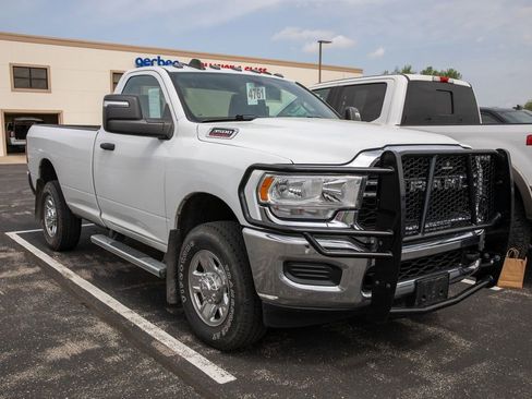 Used 2023 RAM 3500 Tradesman image 3