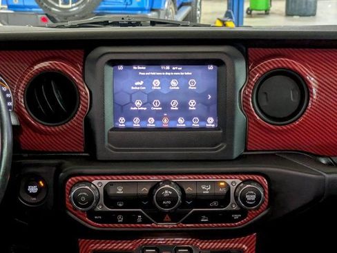 Used 2021 Jeep Gladiator Sport AWD/4WD image 18