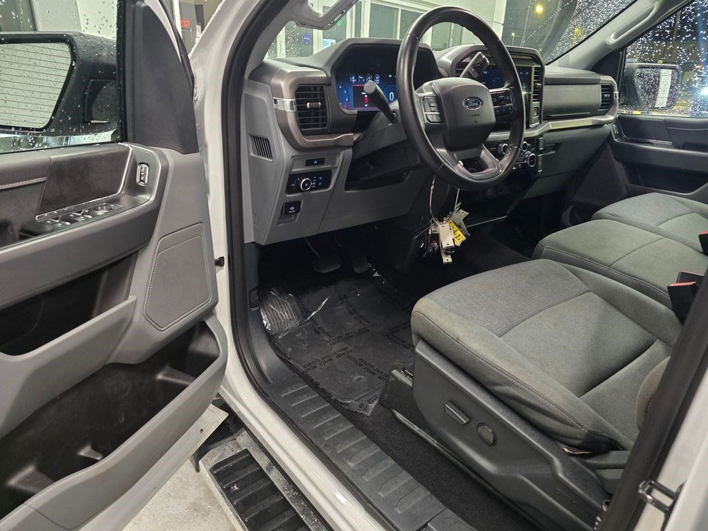 Used 2025 Ford F150 XLT w/ Equipment Group 301A Standard RWD image 17