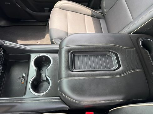 Used 2022 GMC Yukon SLT w/ SLT Luxury Package AWD/4WD image 24