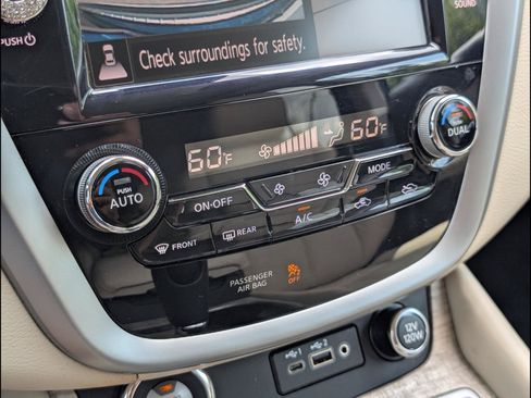 Used 2021 Nissan Murano SL w/ SL Moonroof Package FWD image 16