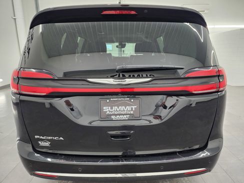 Used 2024 Chrysler Pacifica Touring-L image 26