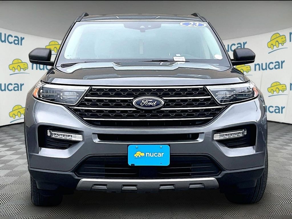 Used 2023 Ford Explorer XLT w/ Equipment Group 202A AWD/4WD image 2