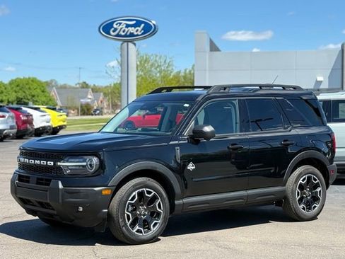Used 2025 Ford Bronco Sport Outer Banks w/ Outer Banks Tech Package+ AWD/4WD image 32
