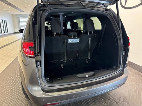 Used 2021 Chrysler Pacifica Touring w/ Cold Weather Group image 24