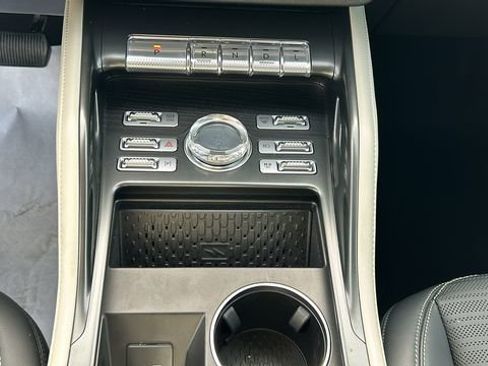 Used 2025 Lincoln Nautilus Reserve image 22