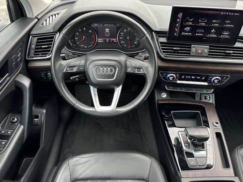 Used 2023 Audi Q5 2.0T Premium w/ Convenience Package image 11