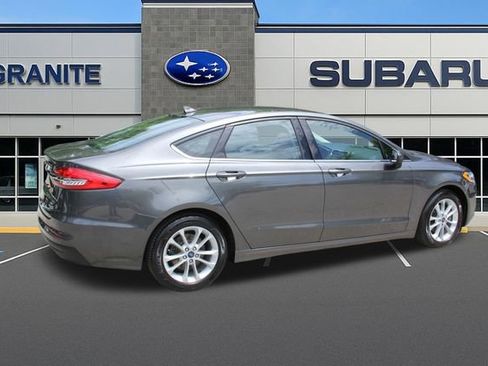 Used 2020 Ford Fusion SE FWD image 11