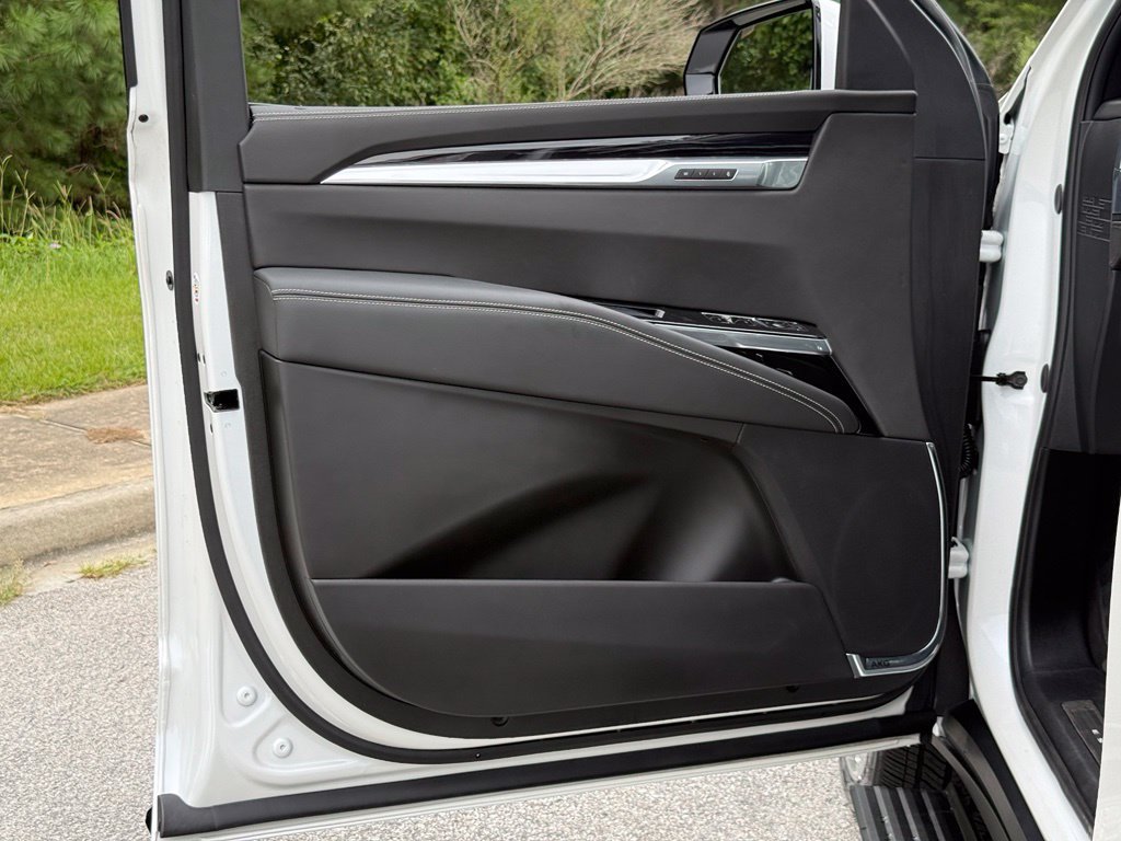 Used 2025 Cadillac Escalade Sport w/ Touring Package AWD/4WD image 21