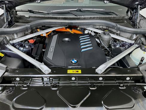 Certified 2022 BMW X5 xDrive45e w/ Executive Package image 31