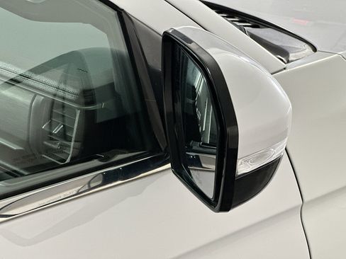 Used 2024 Ford Expedition Limited image 10