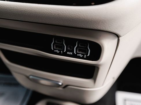 Used 2023 Chrysler Voyager LX FWD image 19