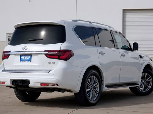 Used 2019 INFINITI QX80 Luxe w/ All-Season Package image 3