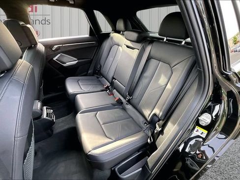 Used 2025 Audi Q3 2.0T Premium w/ Convenience Package AWD/4WD image 22