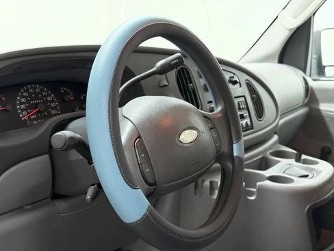 Used 2003 Ford E-350 and Econoline 350 XL RWD image 27