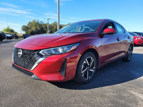 Used 2024 Nissan Sentra SV image 3