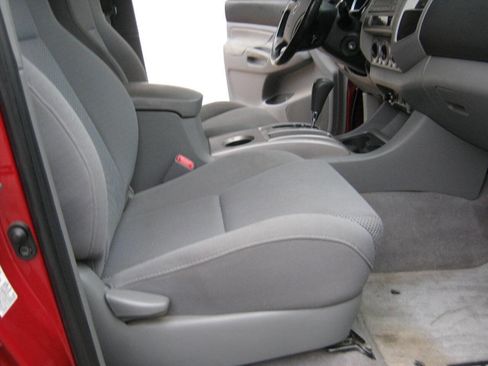 Used 2010 Toyota Tacoma 4x4 Double Cab V6 image 10