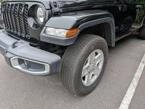 Used 2022 Jeep Gladiator Sport AWD/4WD image 7