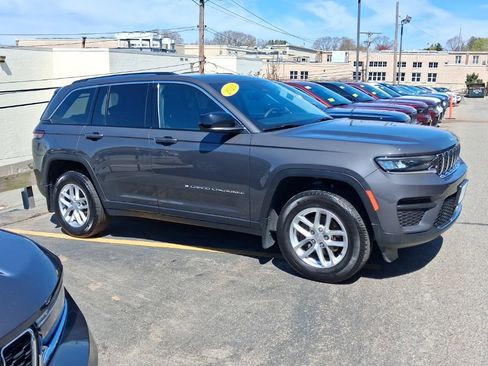Certified 2023 Jeep Grand Cherokee Laredo X AWD/4WD image 8