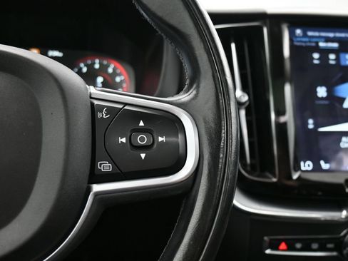 Used 2018 Volvo XC60 T5 Momentum w/ Vision Package AWD/4WD image 49