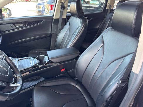 Used 2023 Lincoln Nautilus Reserve AWD/4WD image 18