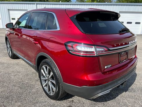Used 2019 Lincoln Nautilus Select AWD/4WD image 3