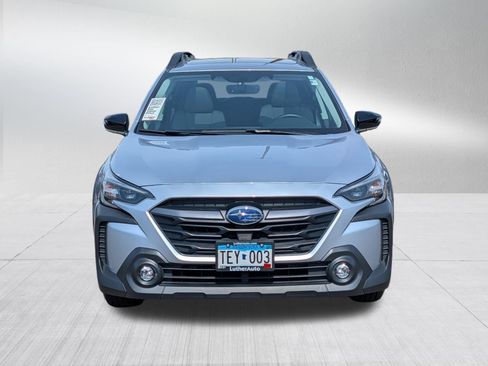 Certified 2025 Subaru Outback Premium AWD/4WD image 2