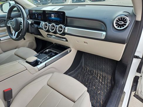 Used 2021 Mercedes-Benz GLB 250 4MATIC image 21