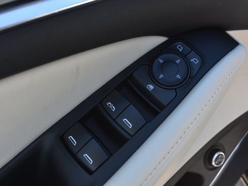 Used 2024 Buick Enclave Essence FWD image 12