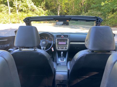 Used 2013 Volkswagen Eos FWD image 44
