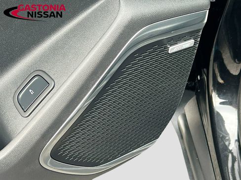 Used 2025 GMC Acadia Elevation image 25