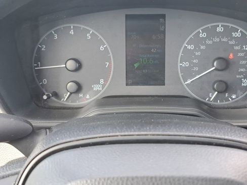 Used 2024 Toyota Corolla LE image 12