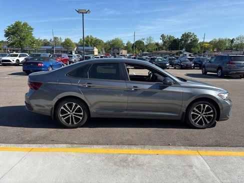 Used 2024 Volkswagen Jetta Sport FWD image 4