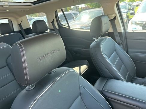 Used 2023 GMC Acadia Denali w/ Denali Ultimate Package AWD/4WD image 15