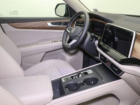 New 2026 Volkswagen Atlas SE image 14