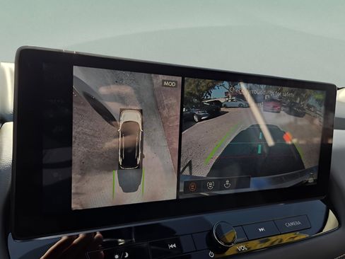 Certified 2024 Nissan Rogue Platinum image 25