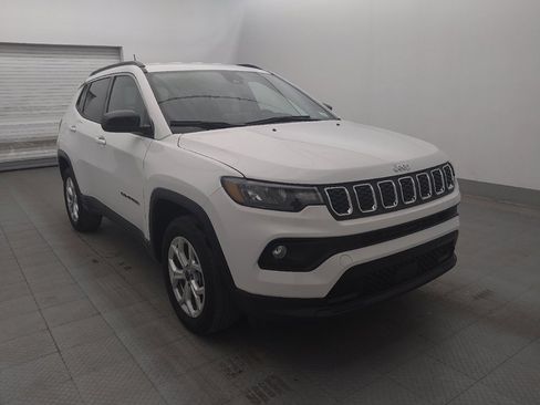 Used 2025 Jeep Compass Latitude AWD/4WD image 13