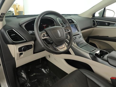 Used 2020 Lincoln Nautilus Reserve w/ Equipment Group 201A image 5