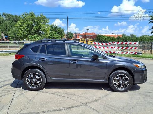 Used 2018 Subaru Crosstrek 2.0i Premium w/ Moonroof Package AWD/4WD image 2