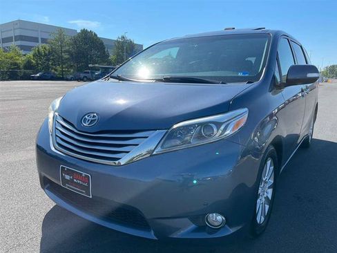 Used 2016 Toyota Sienna Limited Premium AWD/4WD image 3