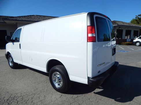 Used 2020 Chevrolet Express 2500 image 6