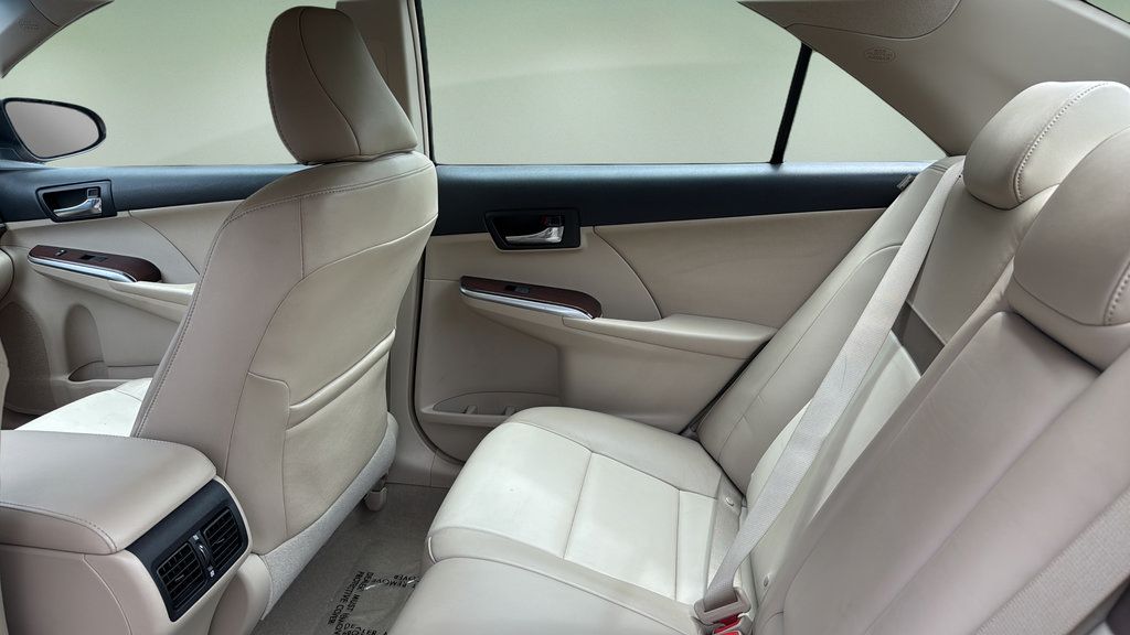 Used 2012 Toyota Camry XLE FWD image 17