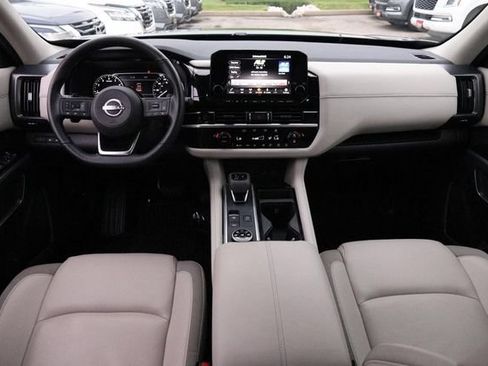 Certified 2025 Nissan Pathfinder SL AWD/4WD image 24