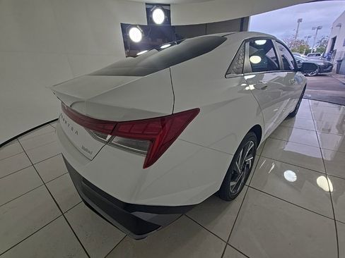 New 2026 Hyundai Elantra Limited FWD image 5