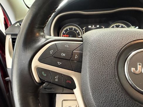 Used 2015 Jeep Cherokee Latitude AWD/4WD image 17