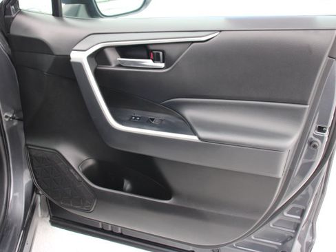 Certified 2022 Toyota RAV4 XLE image 19