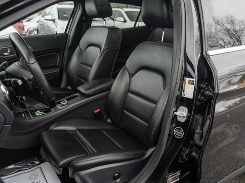 Used 2018 Mercedes-Benz GLA 250 4MATIC image 8