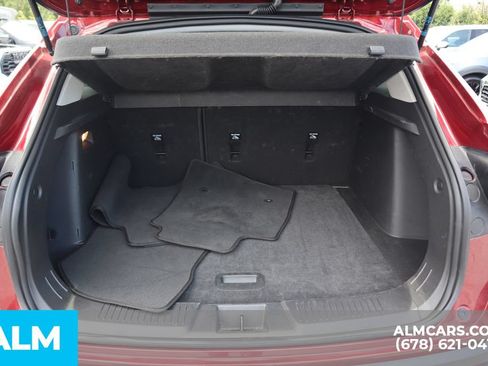 Used 2025 Chevrolet Trax LT w/ LT Convenience Package FWD image 21